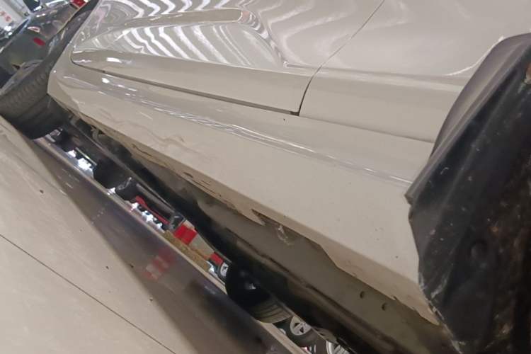 Used Cadillac CT4 2022 28T Luxury Edition Right Side Sill