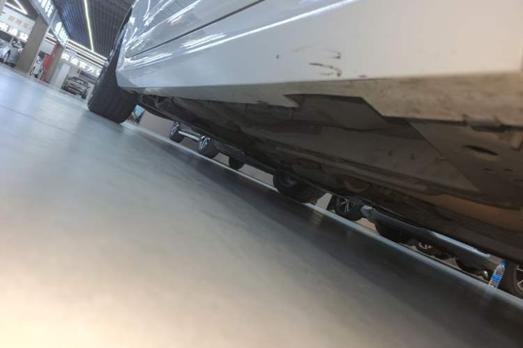 Used Cadillac CT4 2022 28T Luxury Edition Right Side Sill