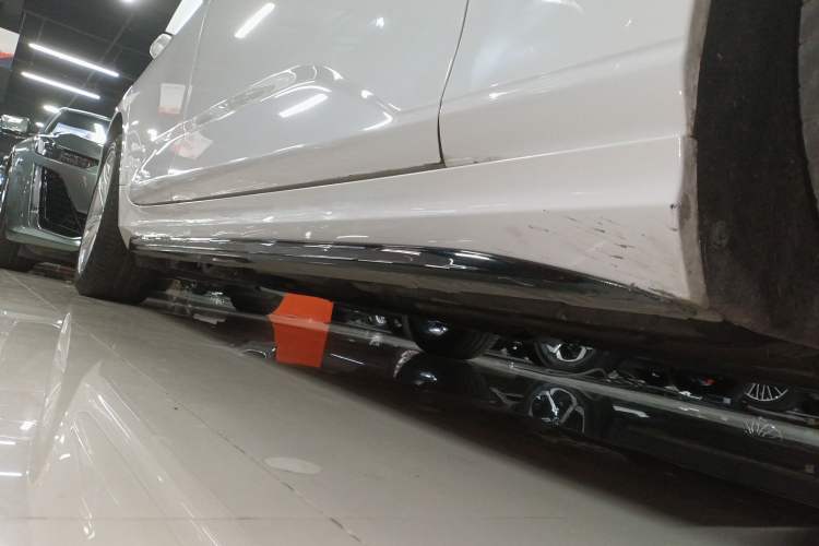 Used Cadillac CT4 2022 28T Fashion Edition Right Side Sill