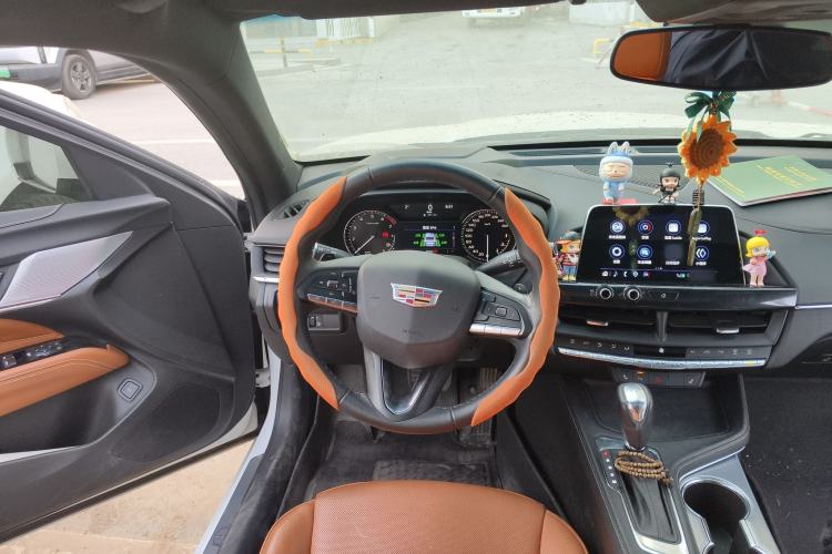 Used Cadillac CT4 2022 28T Luxury Edition Steering Wheel