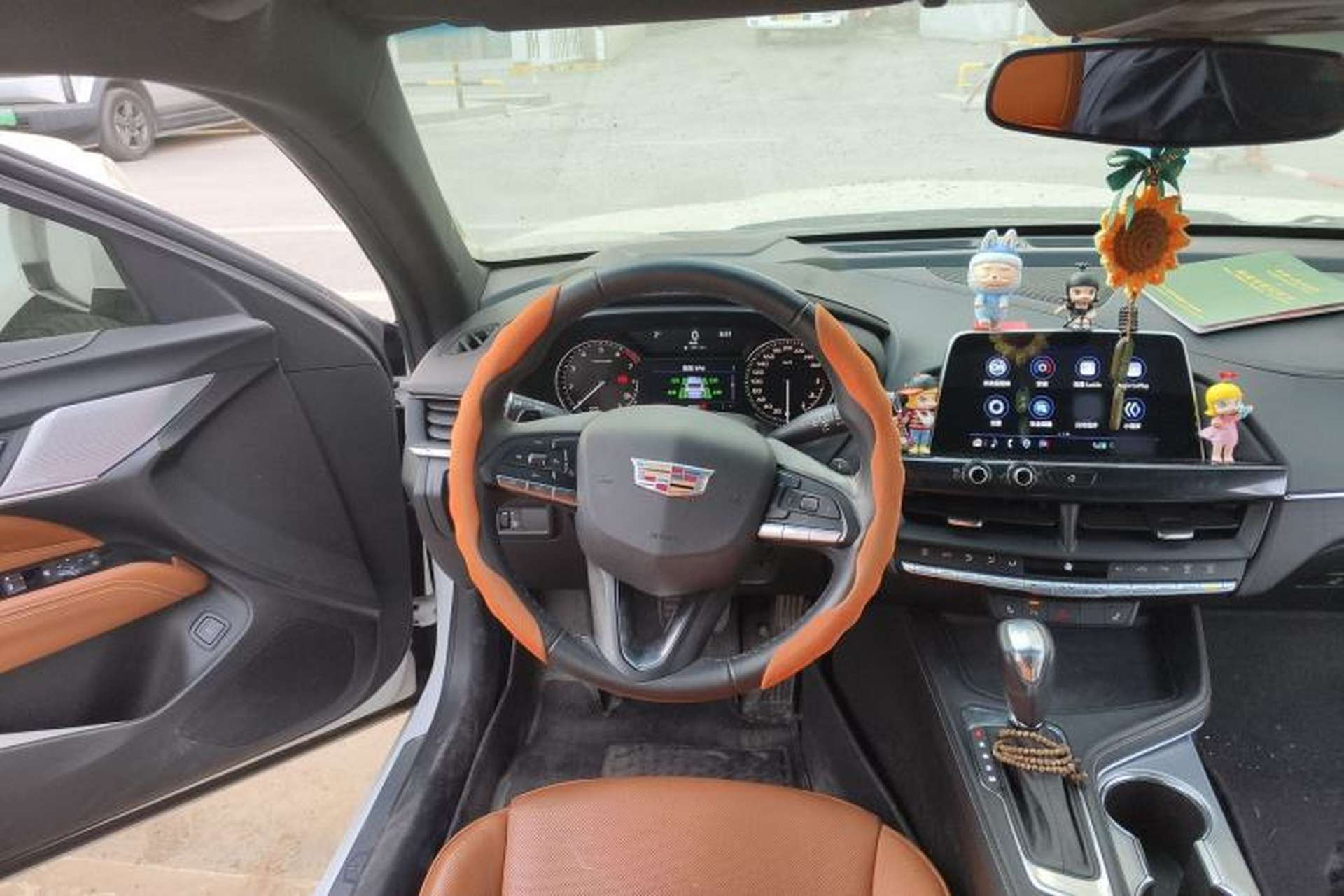 Used Cadillac CT4 2022 28T Luxury Edition Steering Wheel