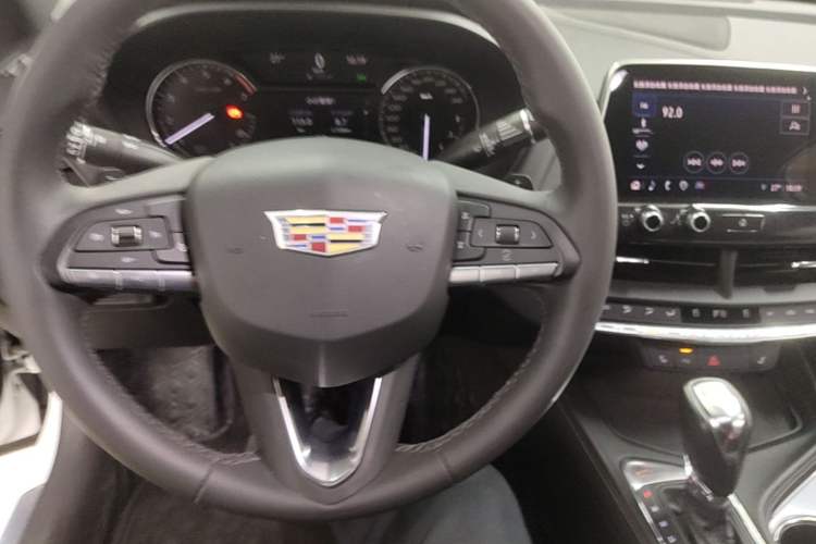 Used Cadillac CT4 2022 28T Luxury Edition Steering Wheel
