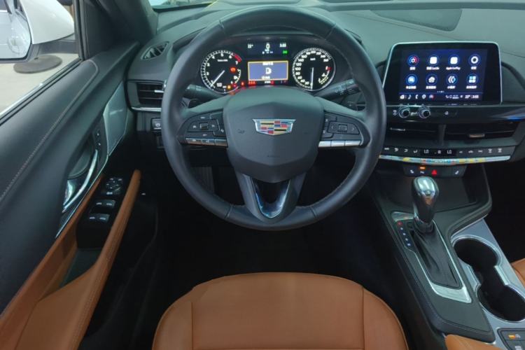Used Cadillac CT4 2022 28T Luxury Edition Steering Wheel
