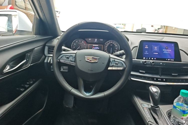 Used Cadillac CT4 2022 28T Fashion Edition Steering Wheel