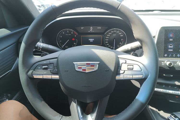 Used Cadillac CT4 2022 28T Fashion Edition Steering Wheel