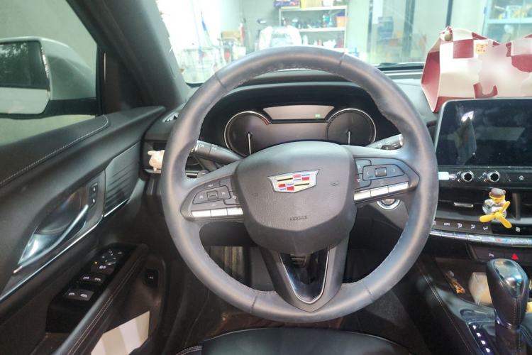 Used Cadillac CT4 2022 28T Fashion Edition Steering Wheel
