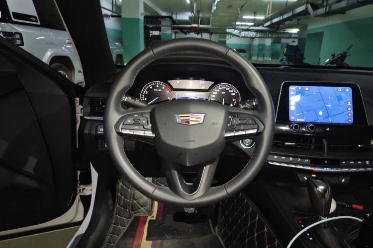 Used Cadillac CT4 2022 28T Luxury Edition Steering Wheel