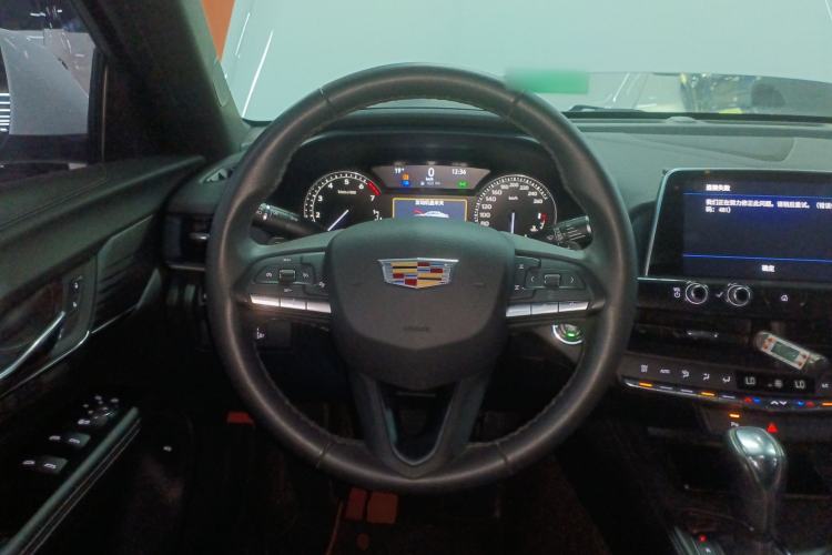 Used Cadillac CT4 2022 28T Fashion Edition Steering Wheel