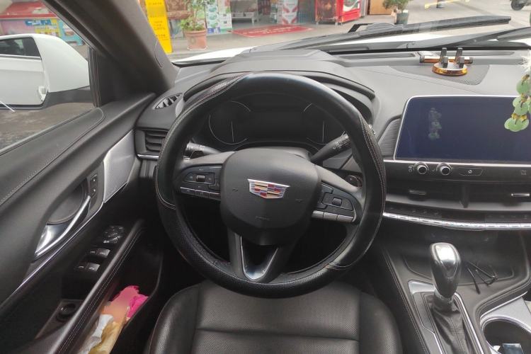 Used Cadillac CT4 2022 28T Luxury Edition Steering Wheel