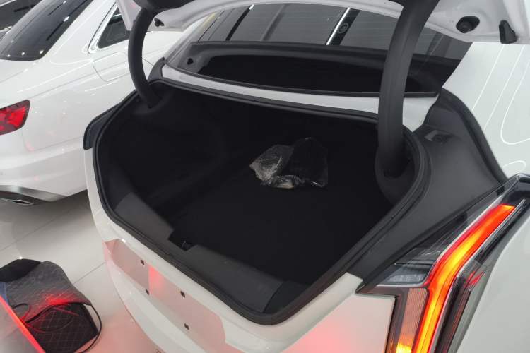 Used Cadillac CT4 2022 28T Fashion Edition Trunk