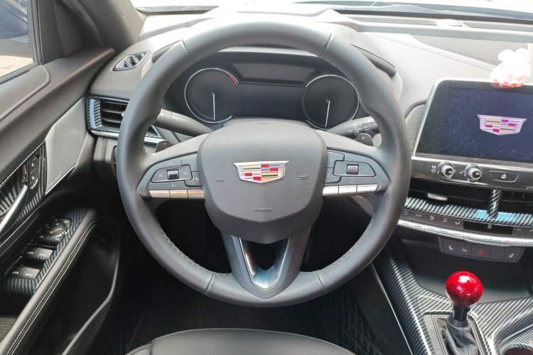 Used Cadillac CT4 2022 28T Luxury Edition Steering Wheel