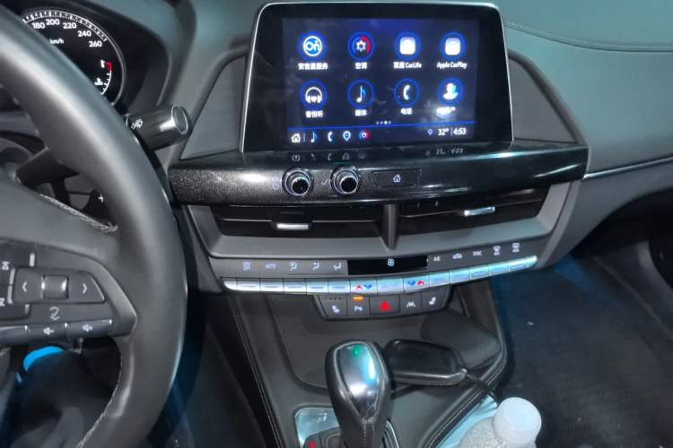 Used Cadillac CT4 2023 28T Luxury Version Audio And AC Panel