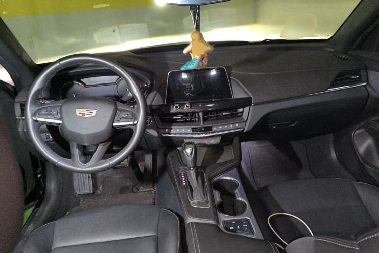Used Cadillac CT4 2023 25T Luxury Model Center Console