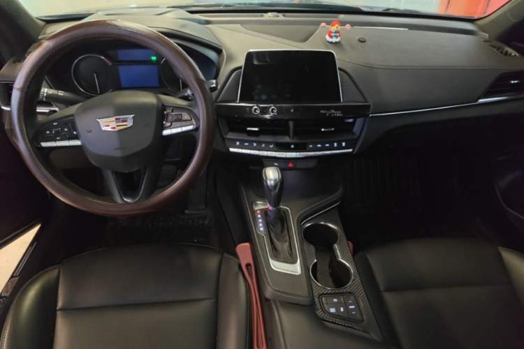 Used Cadillac CT4 2023 25T Fashion Edition Center Console