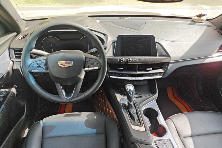 Used Cadillac CT4 2023 25T Luxury Model Center Console