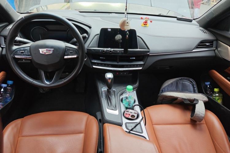 Used Cadillac CT4 2023 28T Luxury Version Center Console