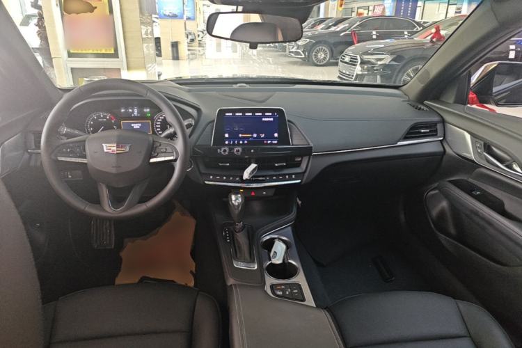 Used Cadillac CT4 2023 25T Luxury Model Center Console