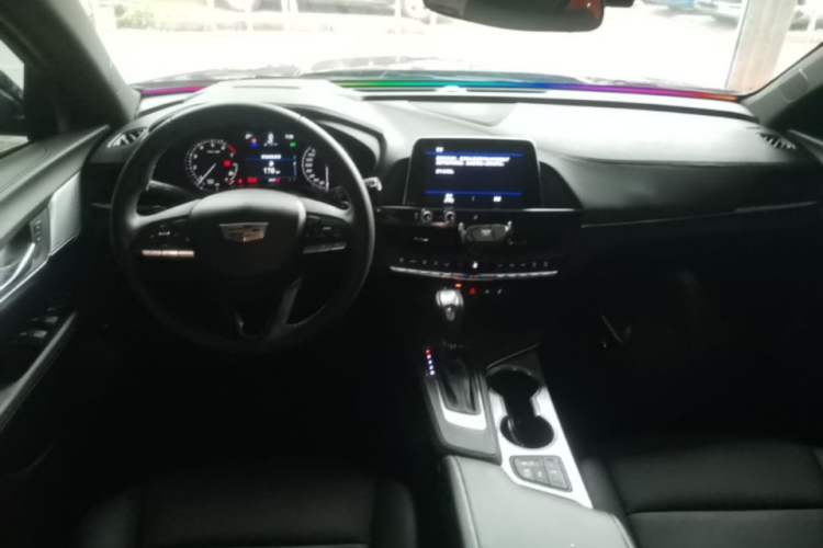 Used Cadillac CT4 2023 28T Luxury Version Center Console