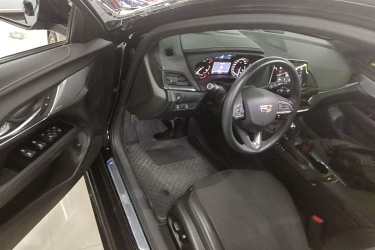 Used Cadillac CT4 2023 25T Luxury Model Driver Seat