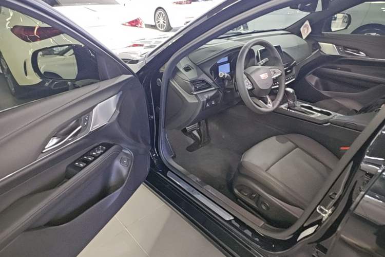 Used Cadillac CT4 2023 25T Luxury Model Driver Seat