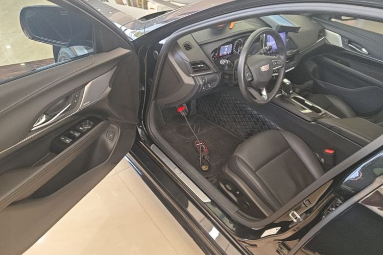 Used Cadillac CT4 2023 25T Luxury Model Driver Seat