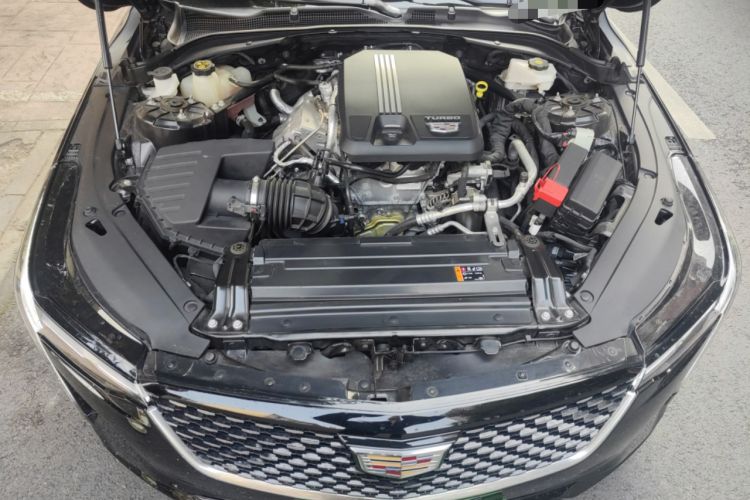 Used Cadillac CT4 2023 28T Luxury Version Engine Bay