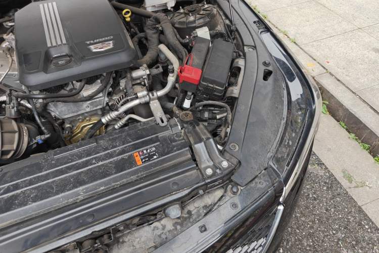Used Cadillac CT4 2023 28T Luxury Version Engine Bay Left