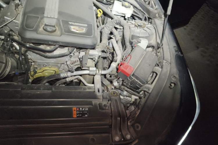 Used Cadillac CT4 2023 28T Luxury Version Engine Bay Left
