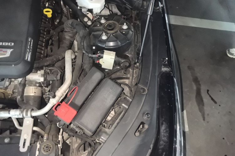 Used Cadillac CT4 2023 28T Luxury Version Engine Bay Left