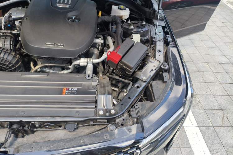 Used Cadillac CT4 2023 25T Luxury Model Engine Bay Left