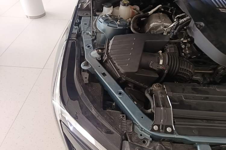 Used Cadillac CT4 2023 25T Luxury Model Engine Bay Right