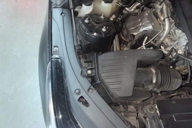 Used Cadillac CT4 2023 28T Luxury Version Engine Bay Right