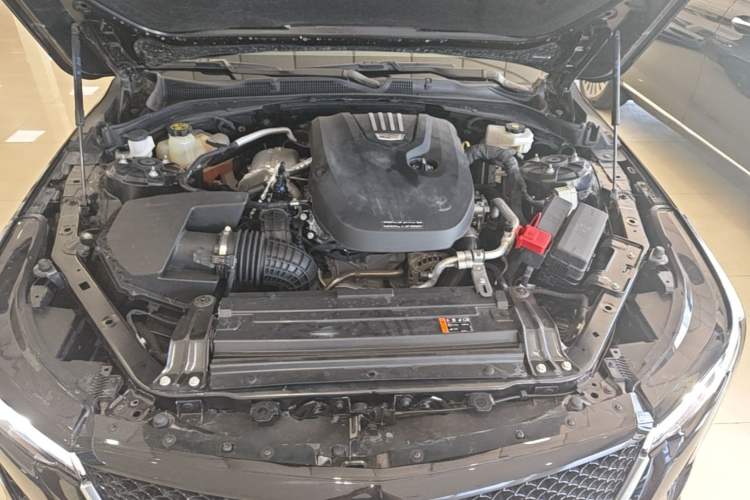 Used Cadillac CT4 2023 25T Luxury Model Engine Bay