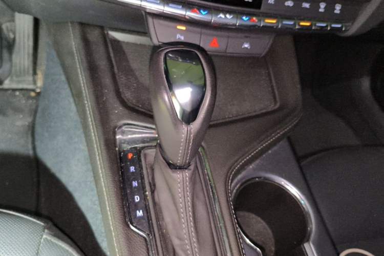 Used Cadillac CT4 2023 25T Luxury Model Gear Lever