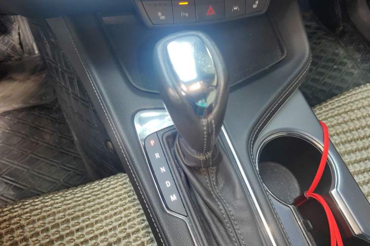 Used Cadillac CT4 2023 28T Luxury Version Gear Lever