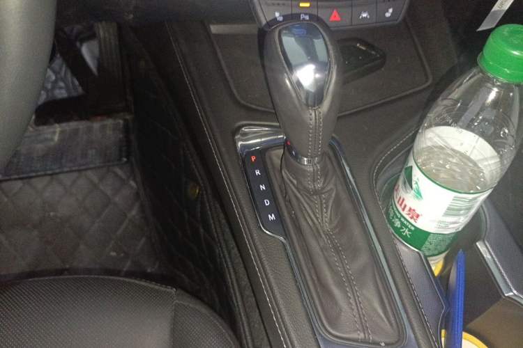 Used Cadillac CT4 2023 28T Luxury Version Gear Lever