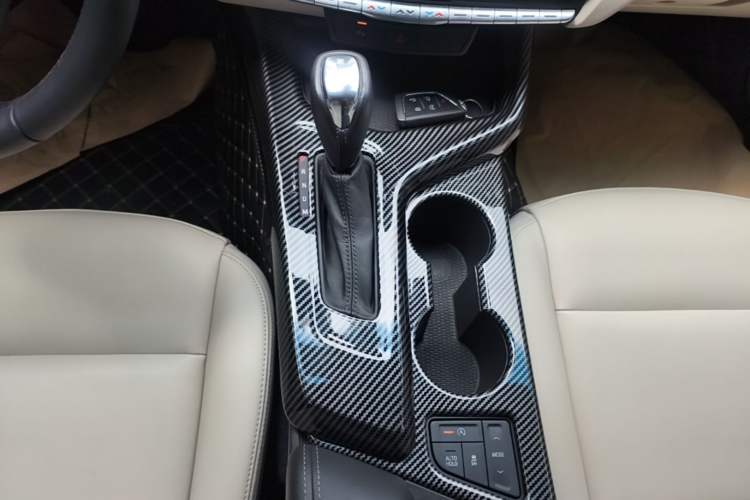 Used Cadillac CT4 2023 25T Fashion Edition Gear Lever