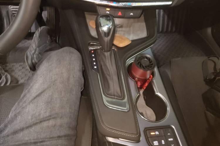 Used Cadillac CT4 2023 25T Luxury Model Gear Lever