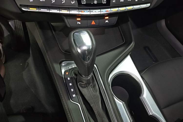 Used Cadillac CT4 2023 25T Luxury Model Gear Lever
