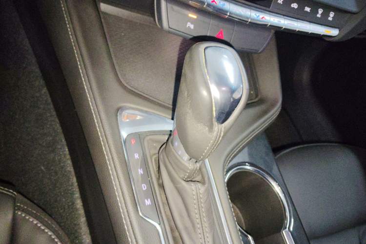 Used Cadillac CT4 2023 25T Fashion Edition Gear Lever