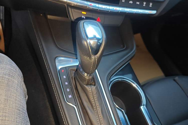 Used Cadillac CT4 2023 25T Fashion Edition Gear Lever