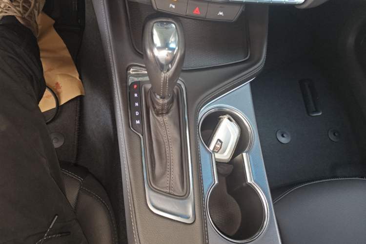 Used Cadillac CT4 2023 25T Luxury Model Gear Lever