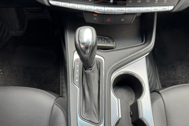 Used Cadillac CT4 2023 25T Luxury Model Gear Lever