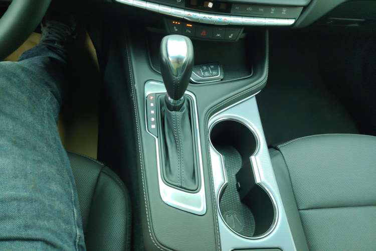 Used Cadillac CT4 2023 28T Luxury Version Gear Lever