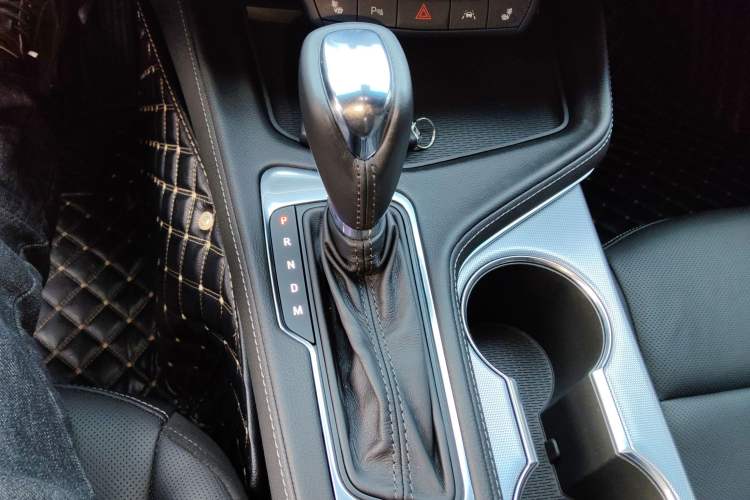 Used Cadillac CT4 2023 28T Luxury Version Gear Lever