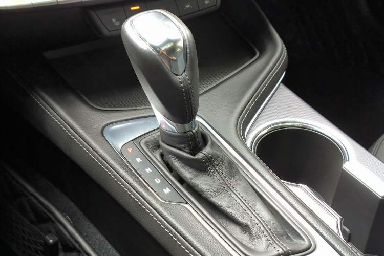 Used Cadillac CT4 2023 28T Luxury Version Gear Lever
