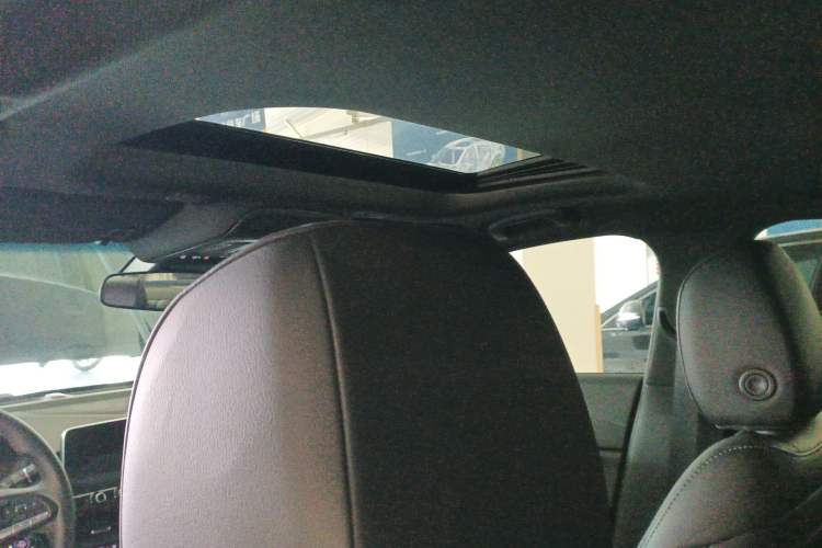 Used Cadillac CT4 2023 25T Luxury Model Headliner