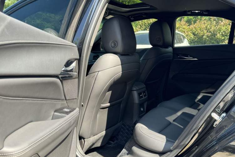 Used Cadillac CT4 2023 25T Luxury Model Interior 2
