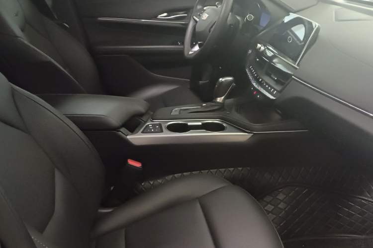Used Cadillac CT4 2023 25T Luxury Model Interior 3