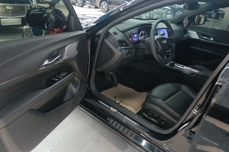 Used Cadillac CT4 2023 25T Luxury Model Interior 3
